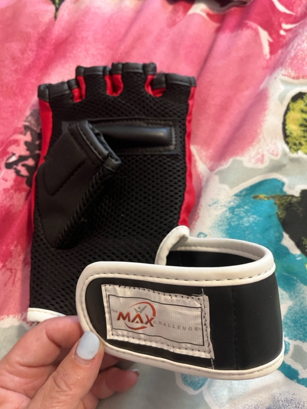 Max Challenge Women's Black and Red Fingerless Workout Gloves